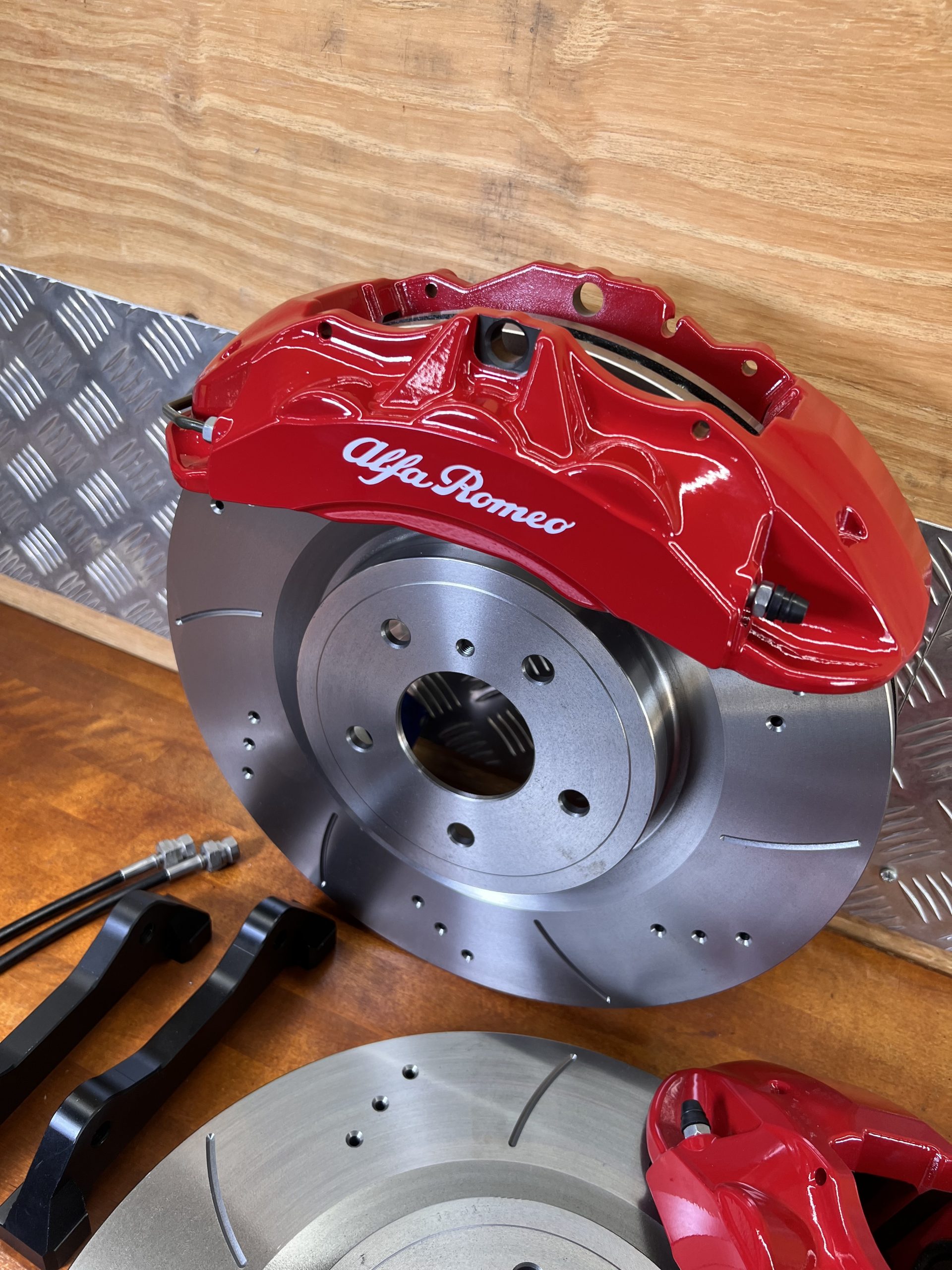 Kit de frenos de alto rendimiento Alfa Romeo – Rojo de 6 pistones